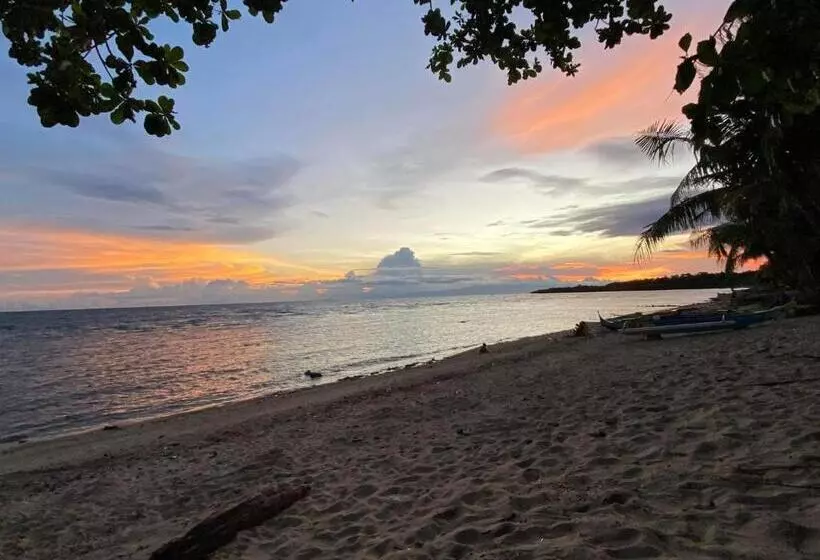 Hola Beach Resort