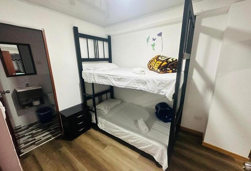 هتل Aaron Filandia