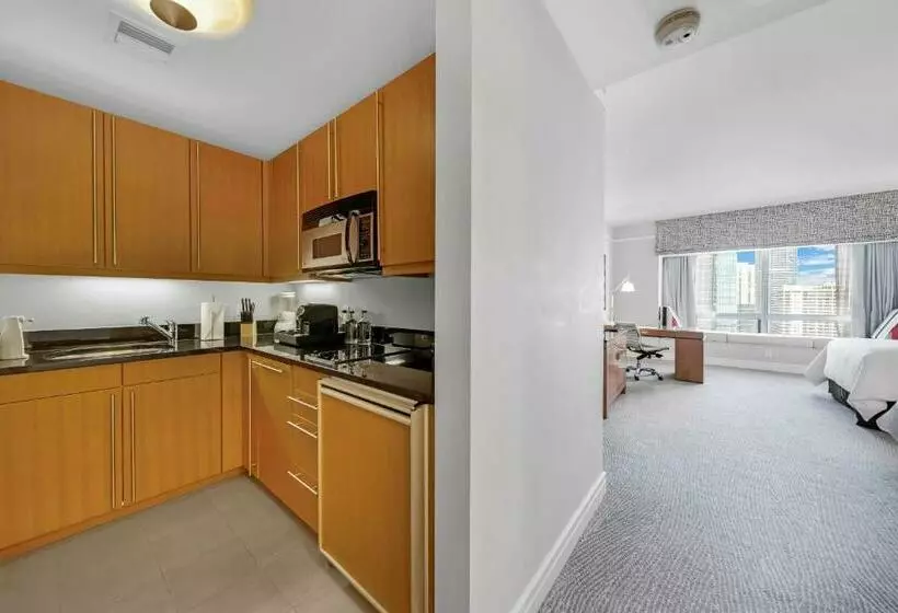 هتل Four Seasons Studio Kitchen