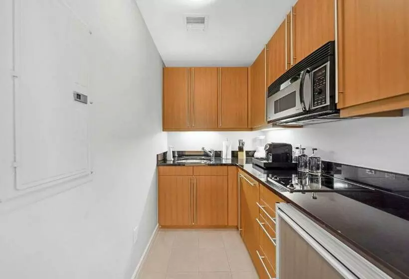 هتل Four Seasons Studio Kitchen