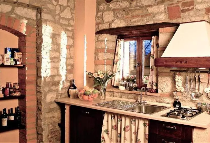 ホテル Large Farmhouse In Umbria  Swimming Pool  Cinema Room  Transparent Geodesic Dome