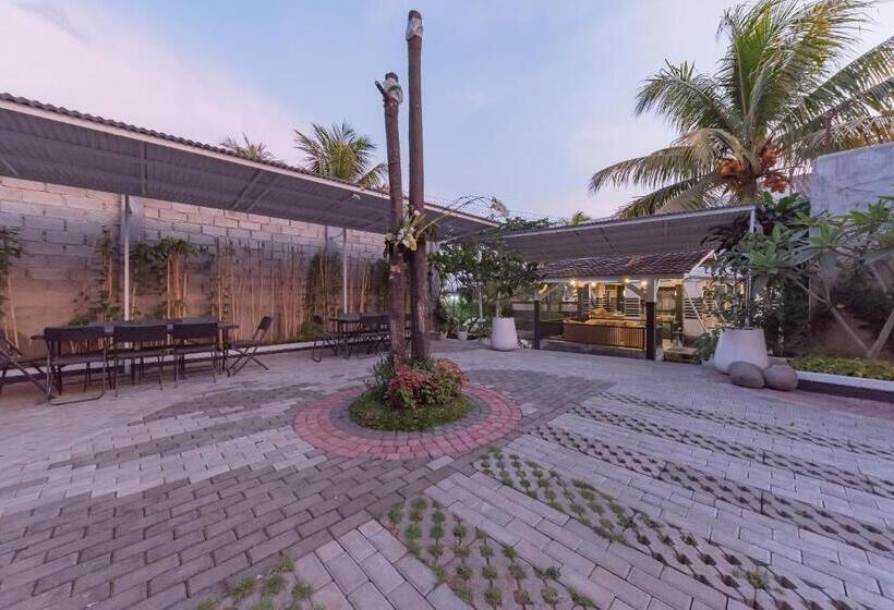 Urbanview Hotel Khayrizsan Tasikmalaya By Reddoorz