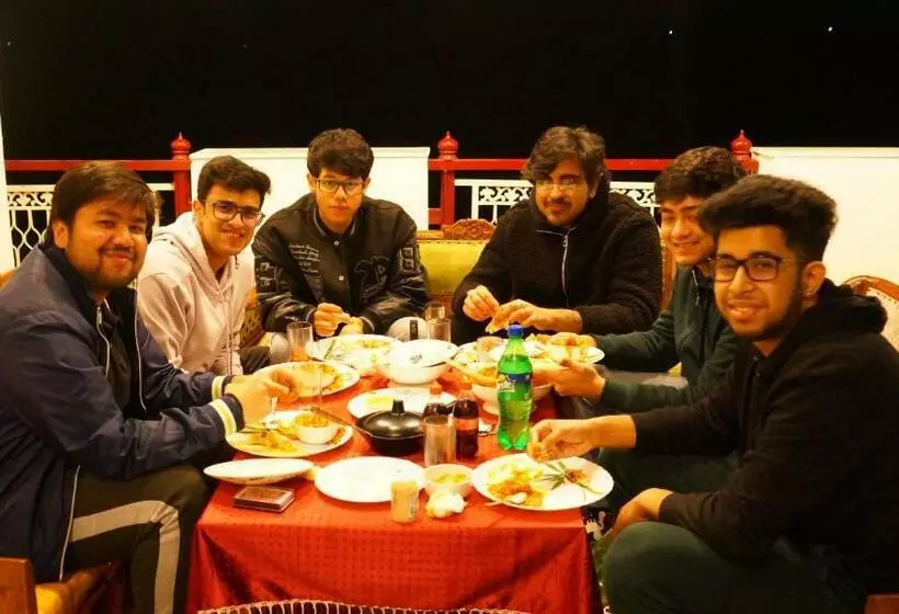 ペンション Wow Relish