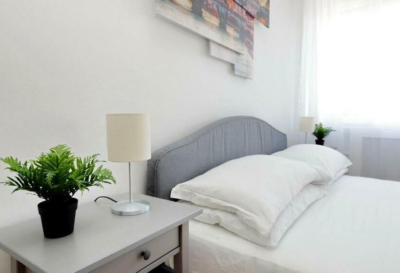 פנסיון Zucchi Rooms