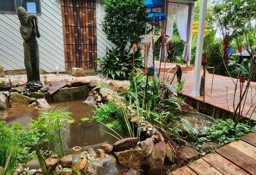 리조트 Rahasia Rainforest Retreat