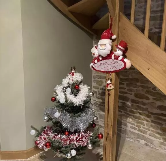 Aamiaismajoitus (B&B) La Ferme Du Château