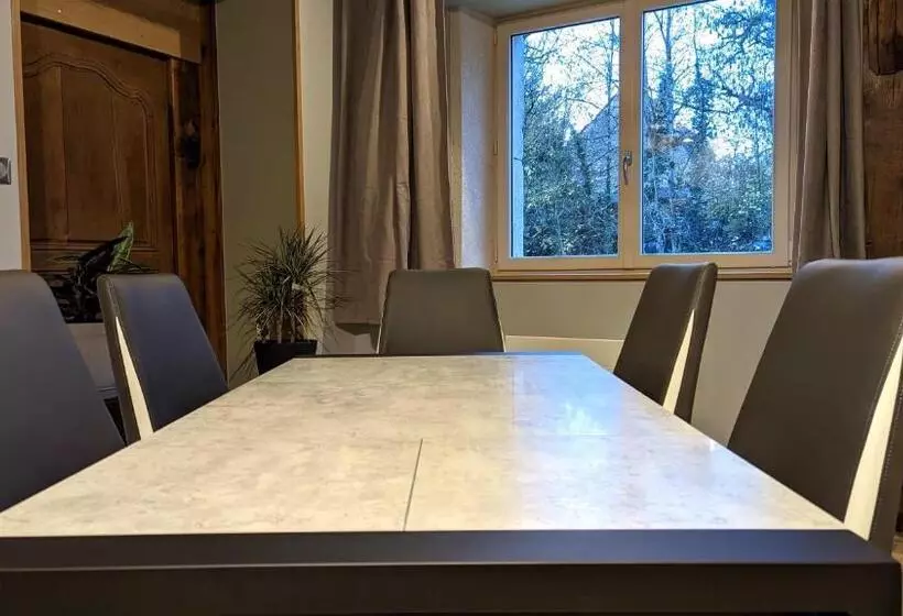 Aamiaismajoitus (B&B) La Ferme Du Château