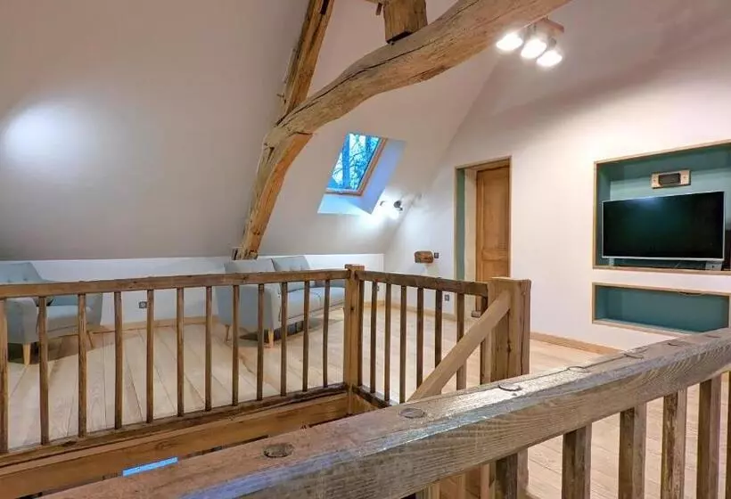 Aamiaismajoitus (B&B) La Ferme Du Château