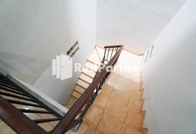 Hotelli Bright Residence Near Itc Mangga Dua Mitra Reddoorz