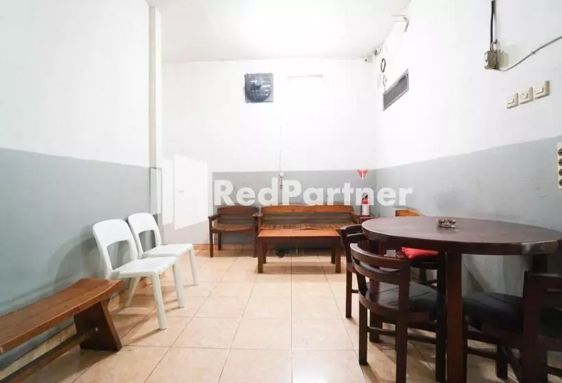 Hotelli Bright Residence Near Itc Mangga Dua Mitra Reddoorz