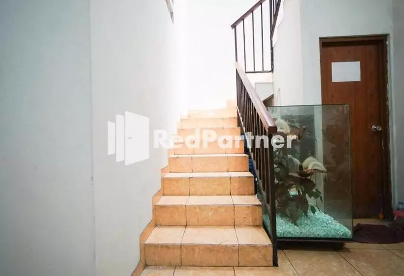 Hotelli Bright Residence Near Itc Mangga Dua Mitra Reddoorz