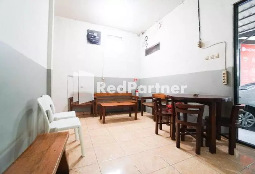 Hotelli Bright Residence Near Itc Mangga Dua Mitra Reddoorz