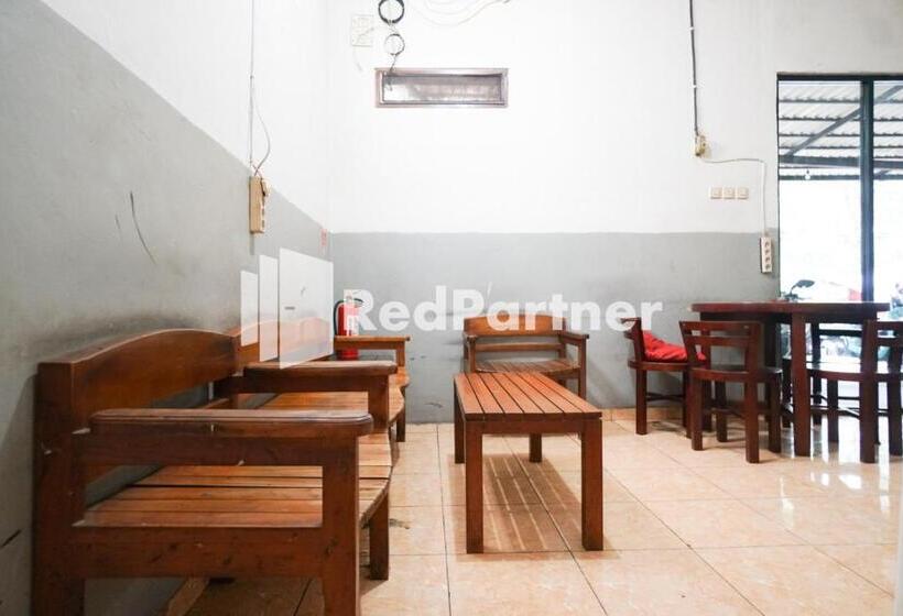 Hotel Bright Residence Near Itc Mangga Dua Mitra Reddoorz