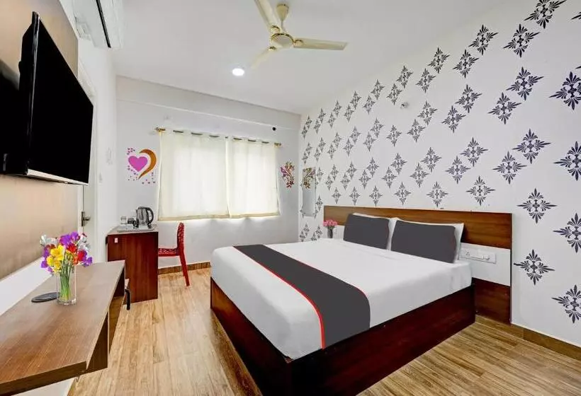 Hotel Capital O Prince Venue