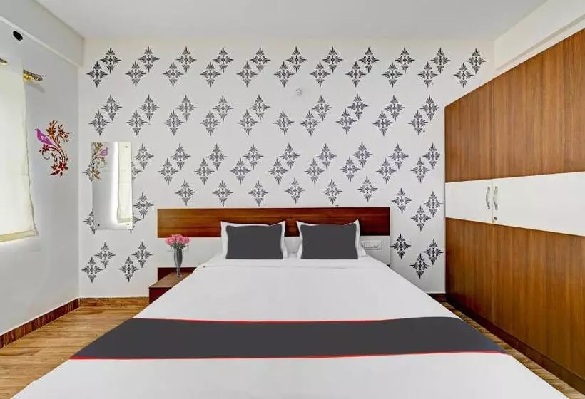 Hotel Capital O Prince Venue