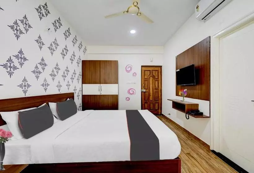Hotel Capital O Prince Venue