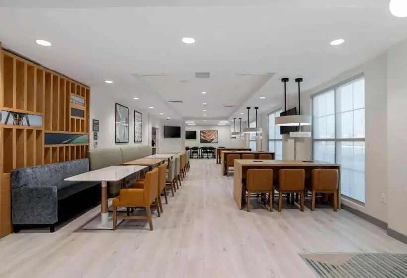 Hotelli Comfort Inn & Suites Panama City Beach  Pier Park Area