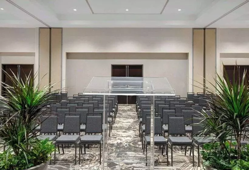 ホテル Embassy Suites By Hilton Alpharetta Halcyon