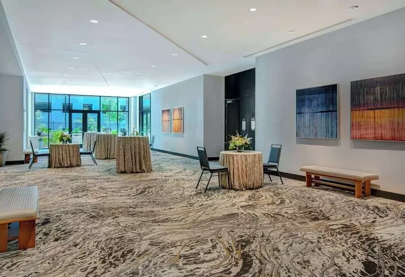 ホテル Embassy Suites By Hilton Alpharetta Halcyon