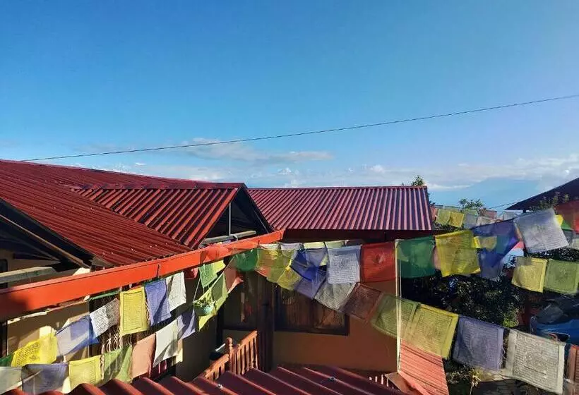 هتل Gombo Hideaway