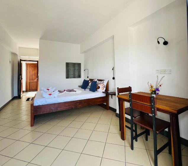 هتل Hôtel Grand Bay