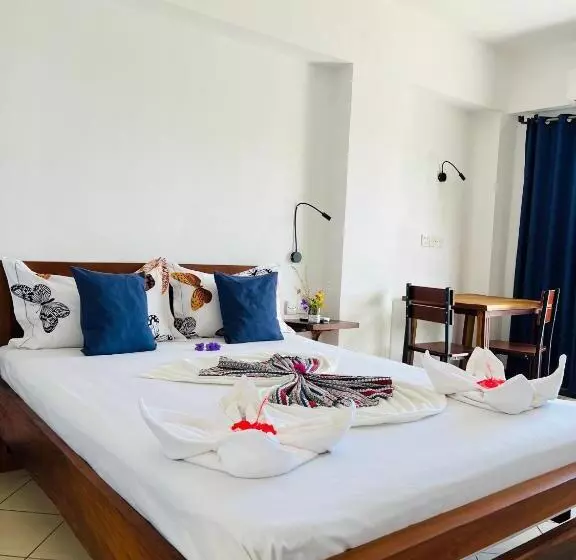 هتل Hôtel Grand Bay