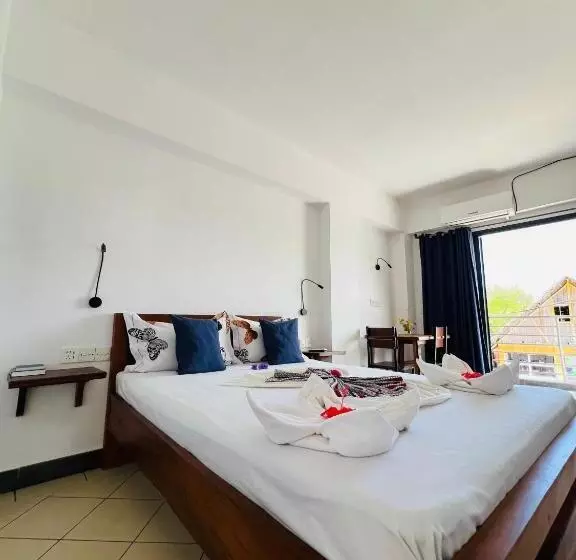 هتل Hôtel Grand Bay