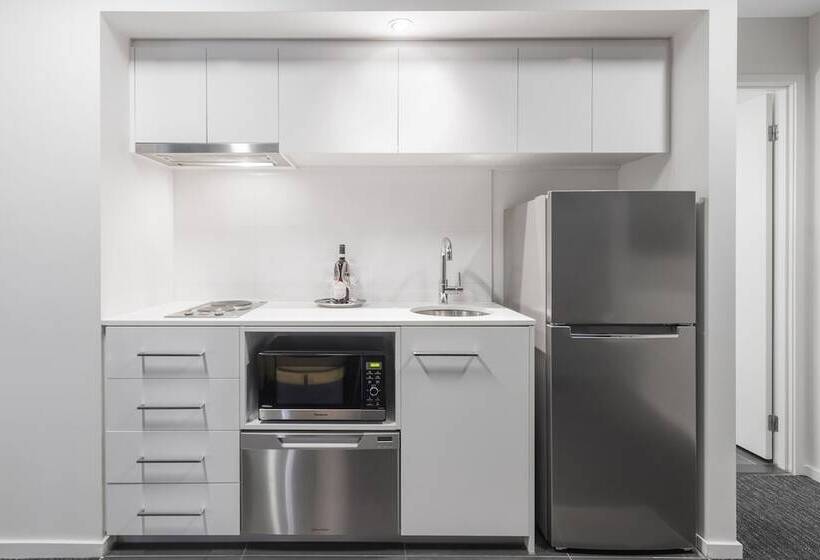 هتل Oaks Melbourne St Kilda Road