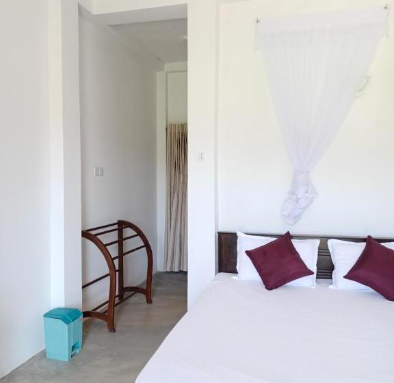 Hotel Sparrow Villa Mirissa