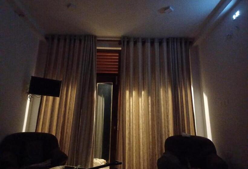 Hotel Sparrow Villa Mirissa