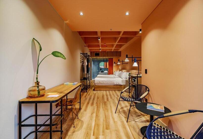 هتل The Somos Bold