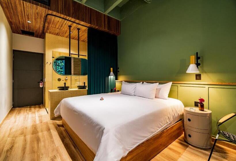 هتل The Somos Bold