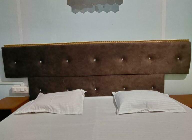 Nest Tales Backpacker Hostel