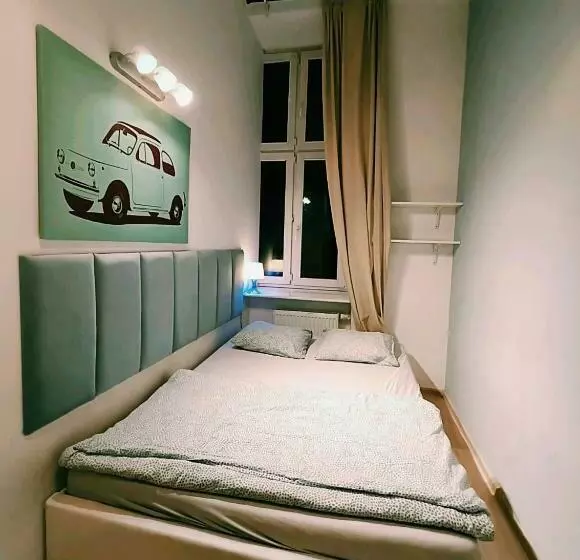 ユースホステル Centrum Fabryczna Rooms