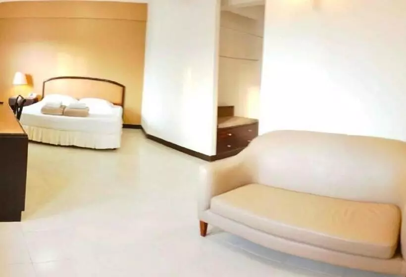 هاستل Tinidee Inn Ranong