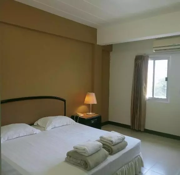 هاستل Tinidee Inn Ranong