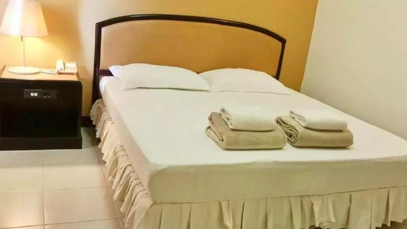 هاستل Tinidee Inn Ranong