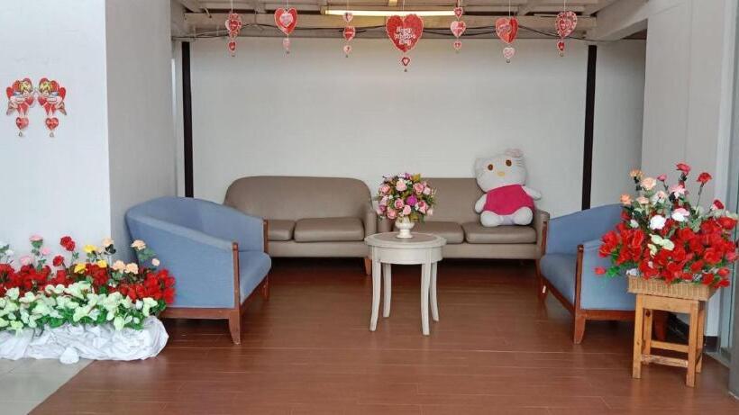 Общежитие Tinidee Inn Ranong