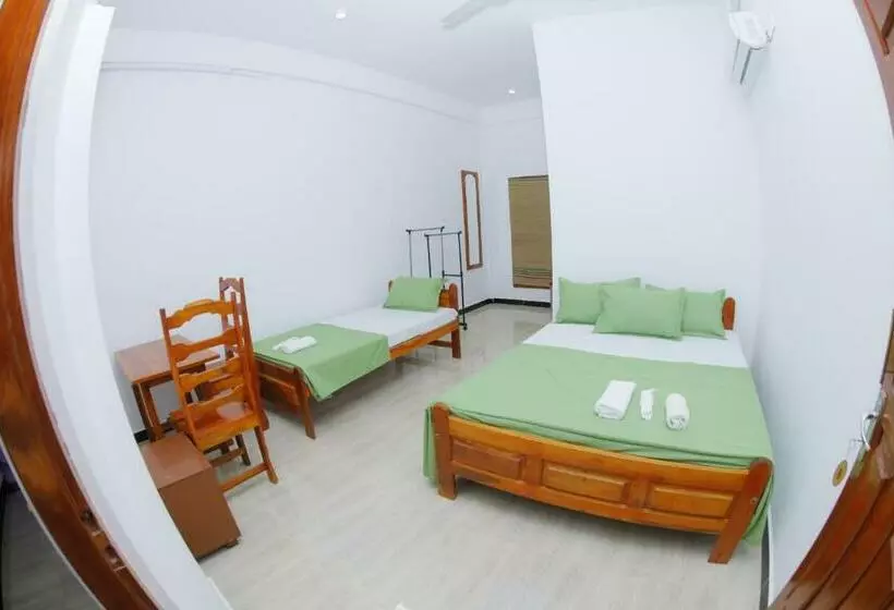 Amis Hotel & Restaurant