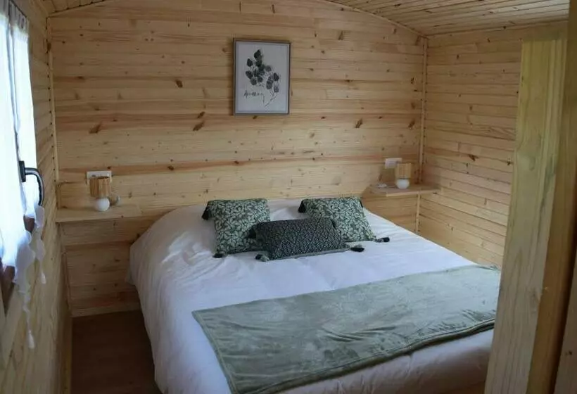 ベッドアンドブレックファースト Les Roulottes Des Ris