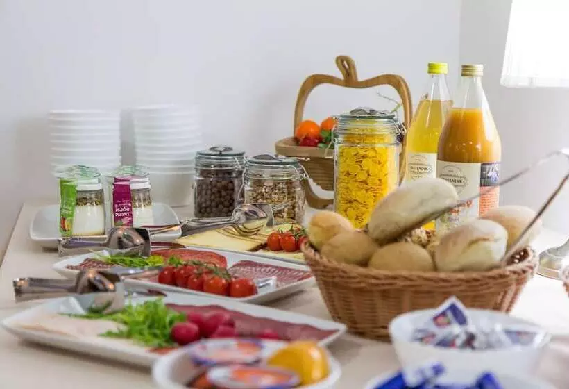 تختخواب و صبحانه Vilaraj