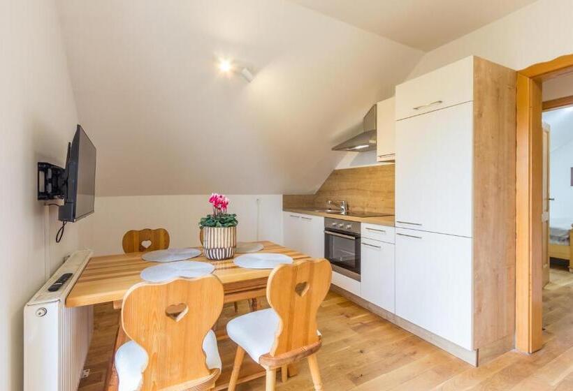 تختخواب و صبحانه Vilaraj