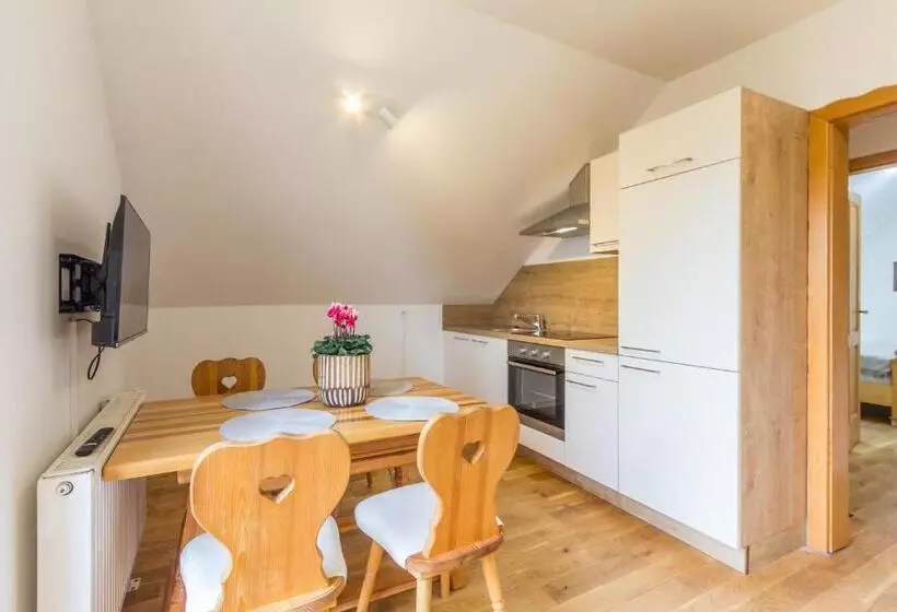 تختخواب و صبحانه Vilaraj