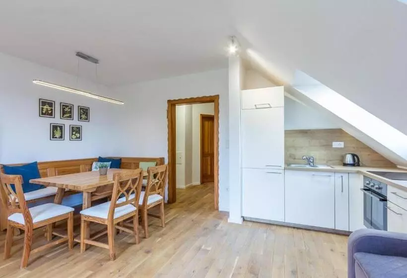 تختخواب و صبحانه Vilaraj