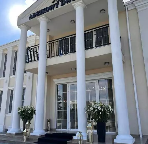 ホテル Adzikowy Dworek