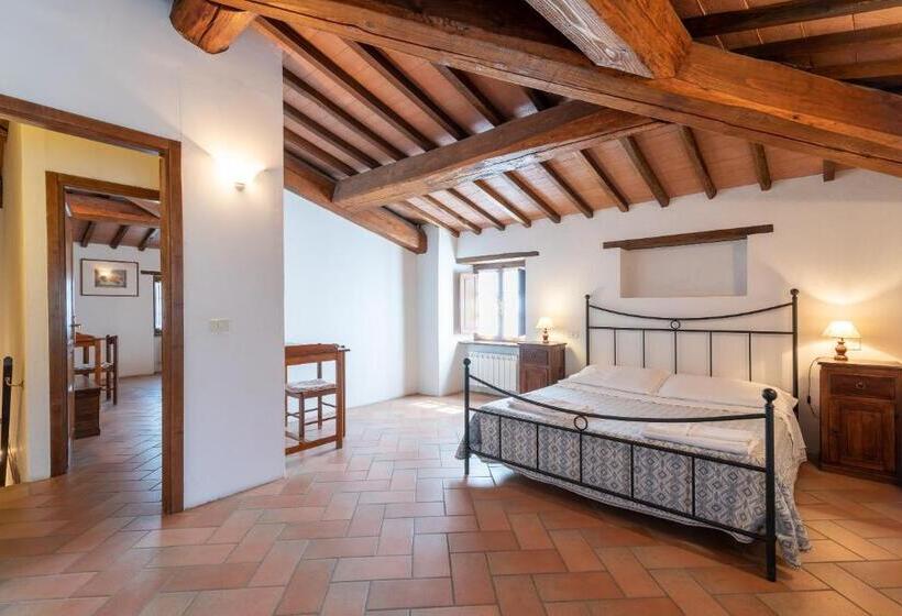 Hotelli Agriturismo Cuiano Il Colombaio