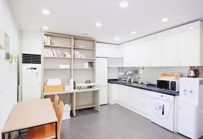 Отель Hostel Kpop