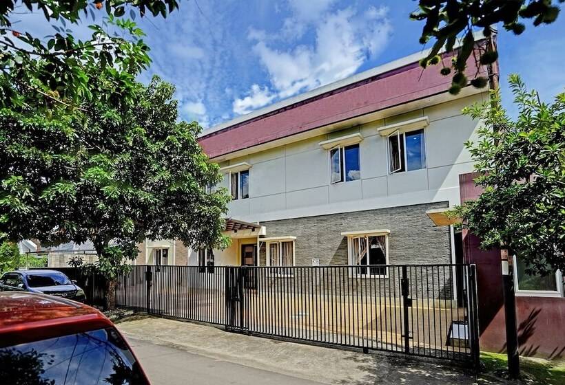 בית מלון כפרי Oyo 91989 K24 Residence Syariah