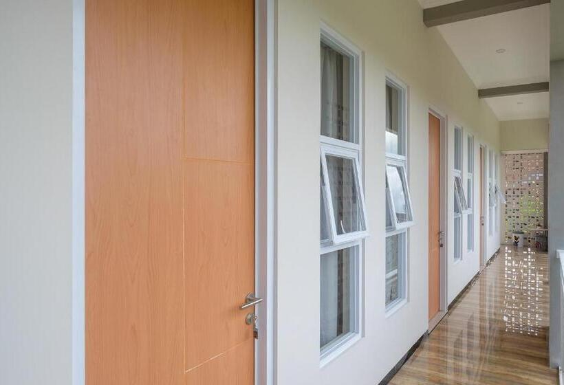 فندق Reddoorz Syariah Near Universitas Tidar Magelang