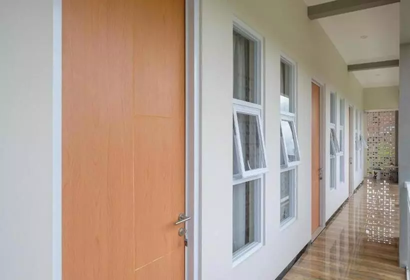 هتل Reddoorz Syariah Near Universitas Tidar Magelang